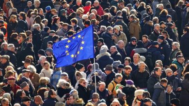 تراجع لافت للديمقراطية والحريات في أوروبا