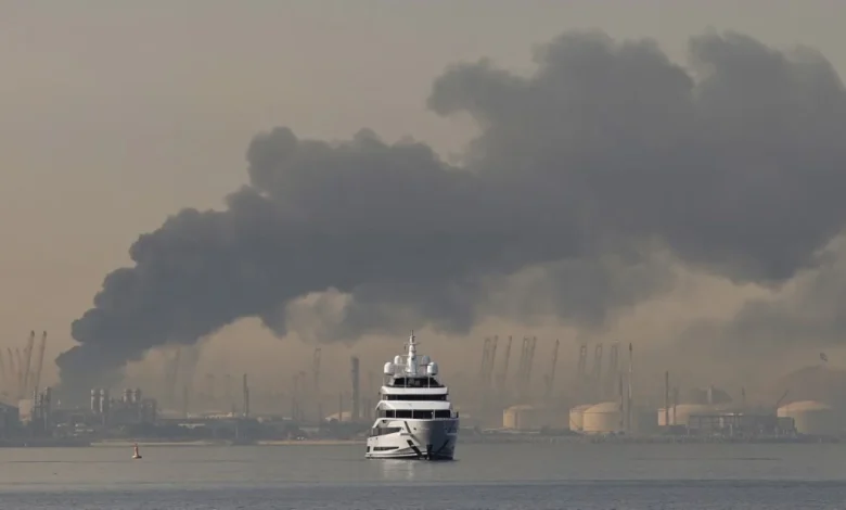 اعتقالات بسبب الآراء ونشر الصور تهز صورة دبي العالمية