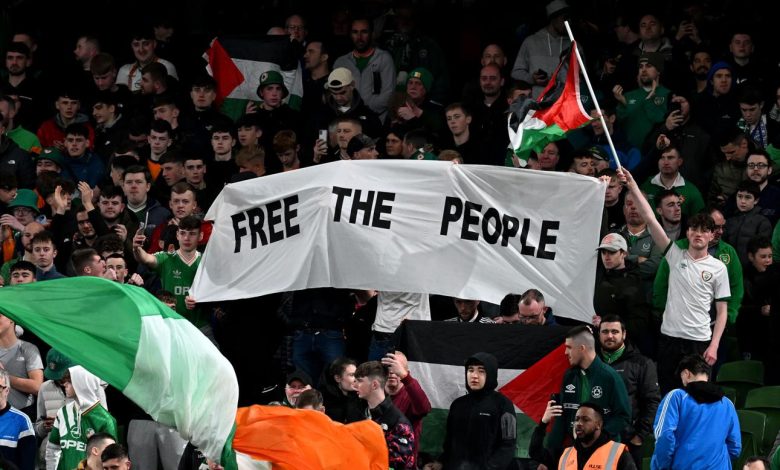 حملة واسعة في أيرلندا تطالب بإلغاء مباراتي منتخب كرة القدم أمام إسرائيل